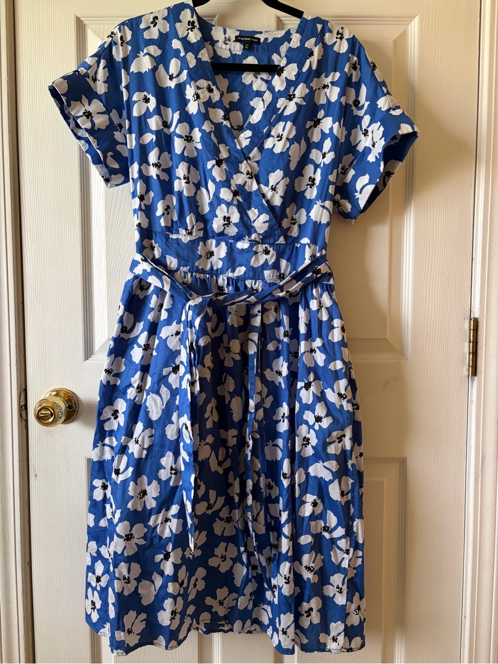 Who What Wear Blue Floral Wrap Dress Size Medium